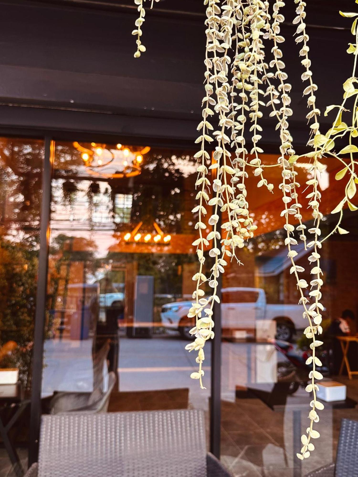 Hostel Friends Station & Cafe باتايا المظهر الخارجي الصورة