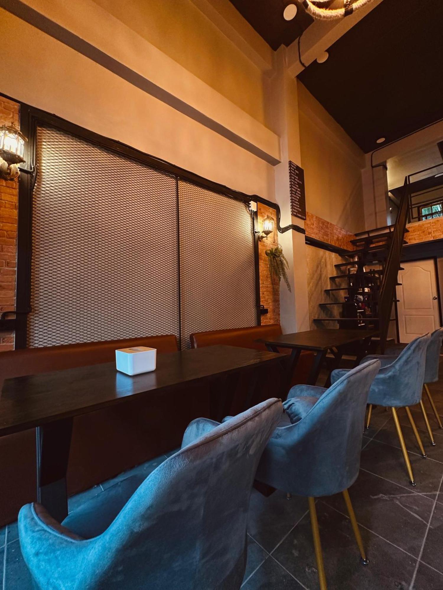 Hostel Friends Station & Cafe باتايا المظهر الخارجي الصورة