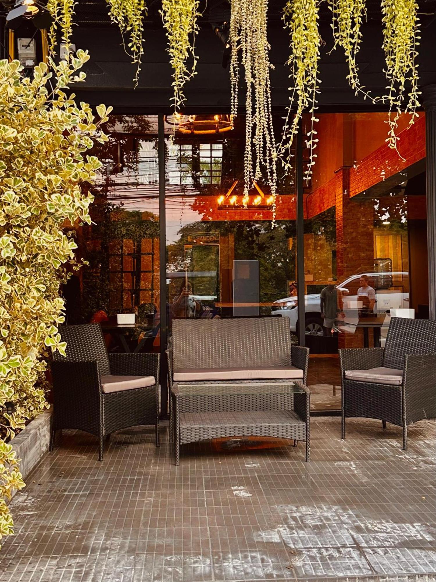 Hostel Friends Station & Cafe باتايا المظهر الخارجي الصورة