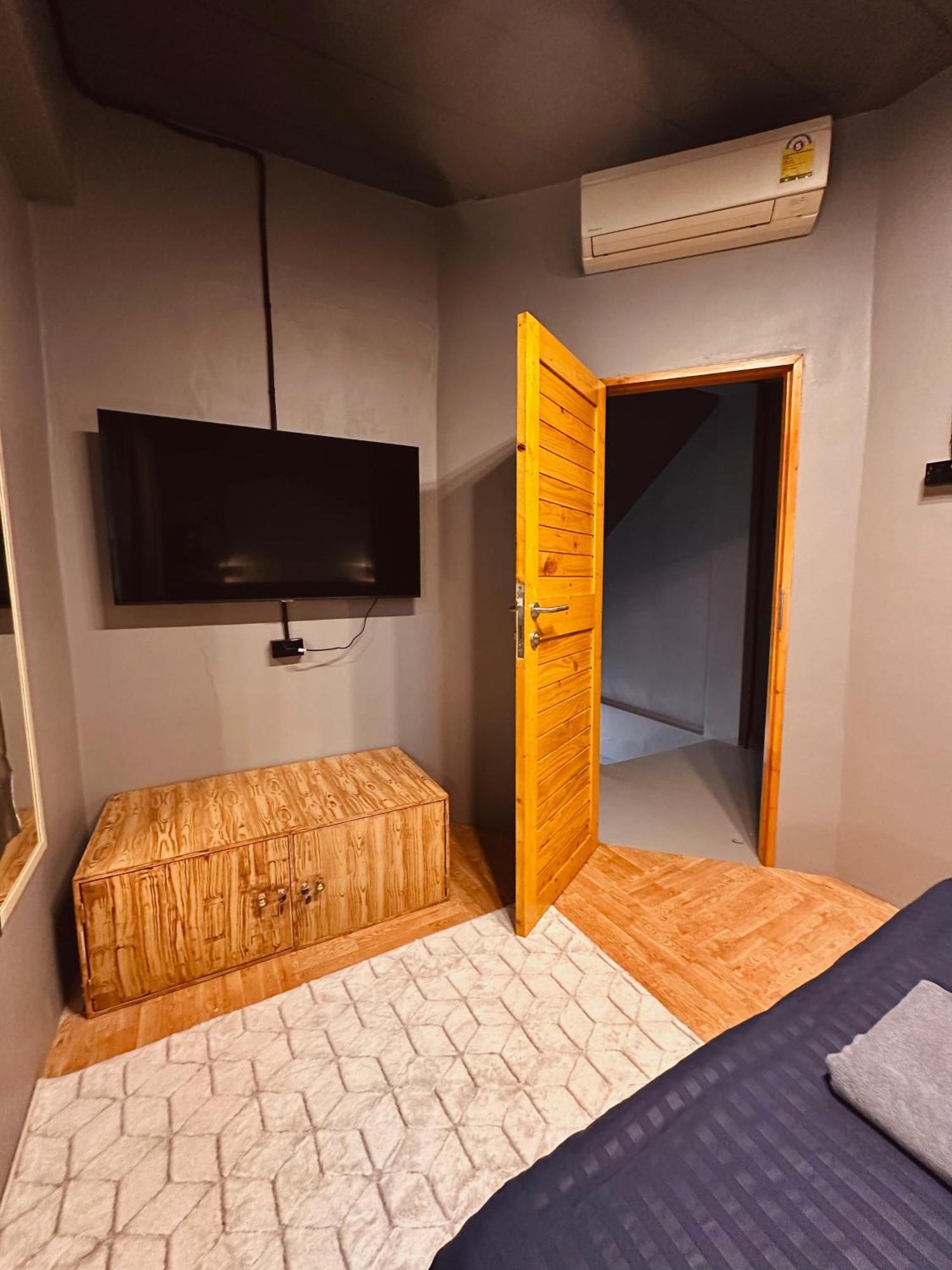 Hostel Friends Station & Cafe باتايا المظهر الخارجي الصورة