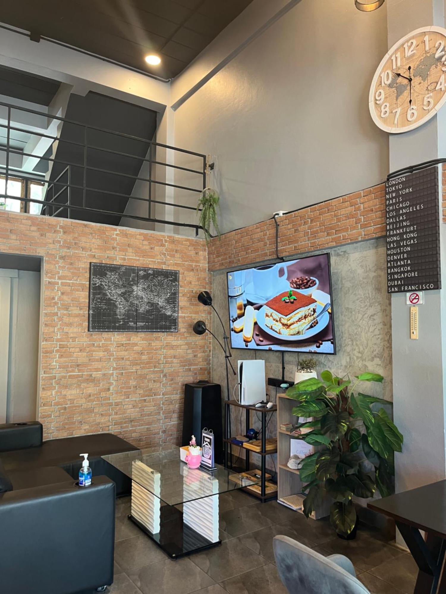 Hostel Friends Station & Cafe باتايا المظهر الخارجي الصورة